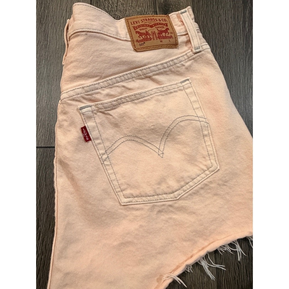 Levi's 501 Original High Rise Denim Shorts Peach W32 Festival Boho Raw‎ Hem